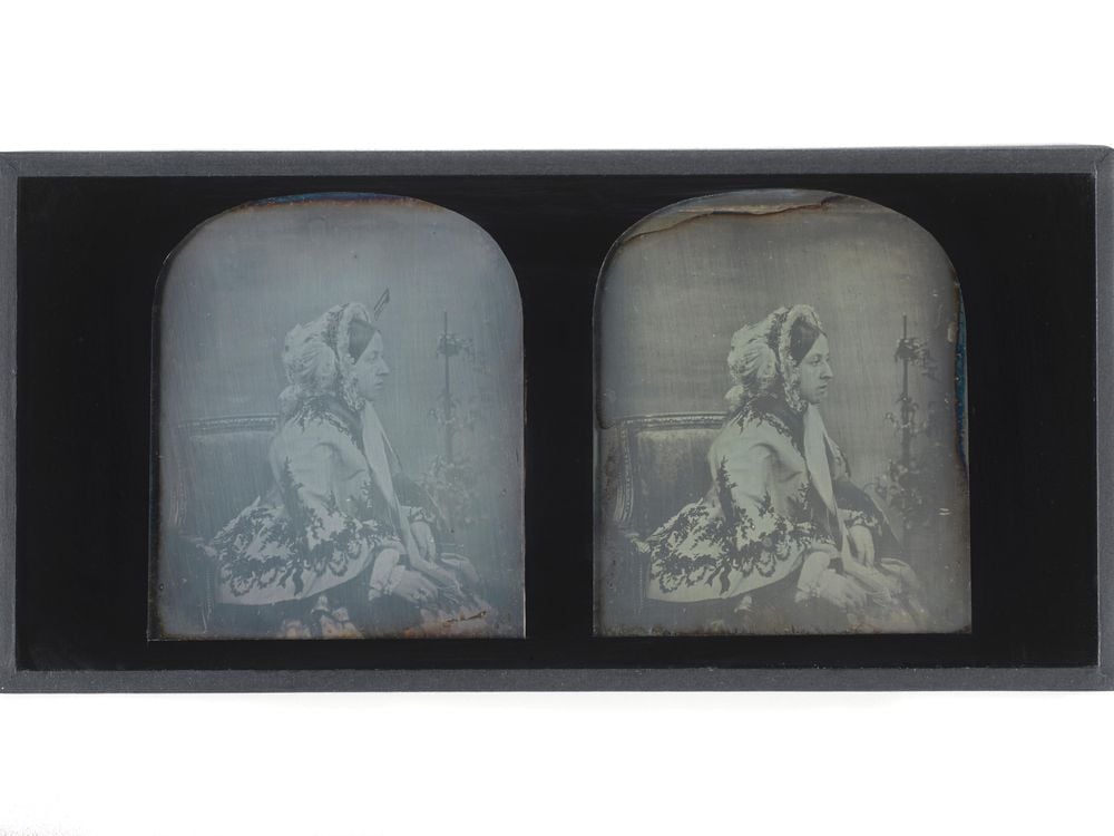 Stereoscopic portraits of Queen Victoria. Dated 1854_ 1 _ (c) Museum of London.jpg