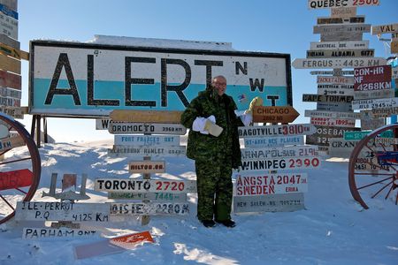 Former U.S. ambassador to Canada David Jacobson visits Alert on a much cooler day in 2010.