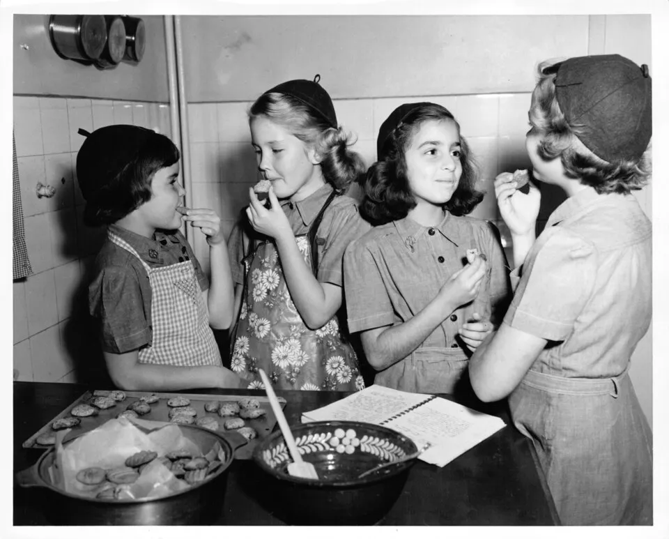 1952 Girl Scouts