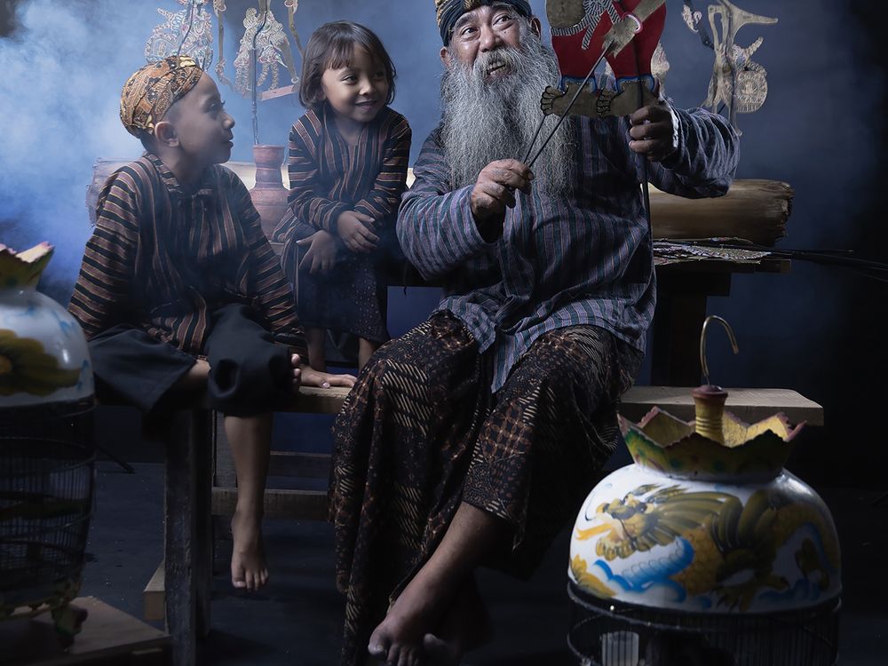 The puppet master | Smithsonian Photo Contest | Smithsonian Magazine