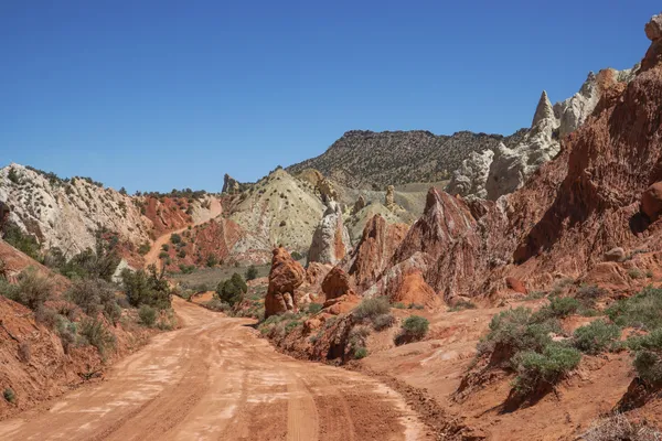 Detour through Utah's backcountry - America's most colorful dirtroad thumbnail