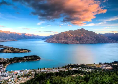 Landscape of Queenstown and Lake Wakatipu