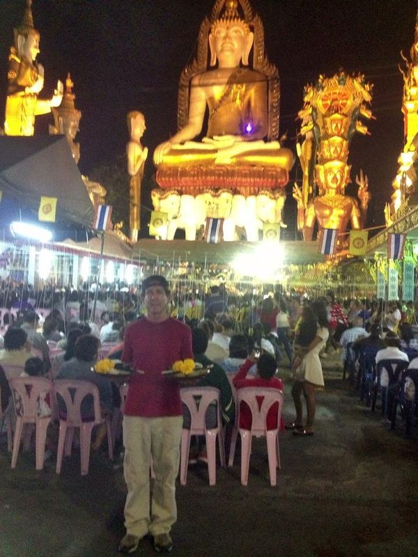 new year's eve in a thai buddhist temple thumbnail