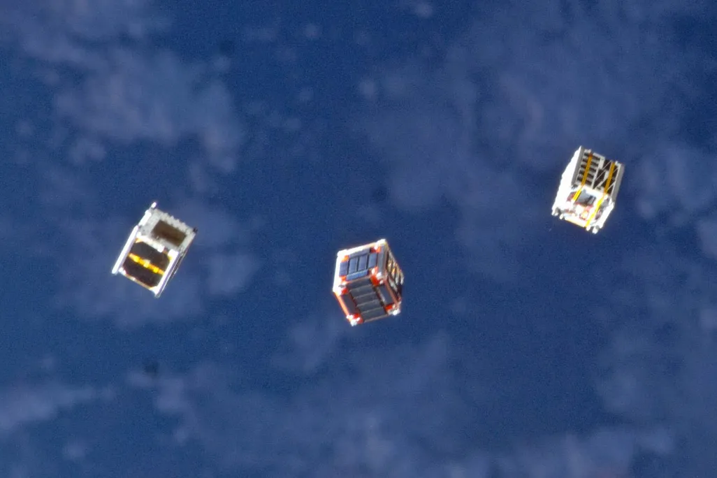 cubesatdeployiss.jpg