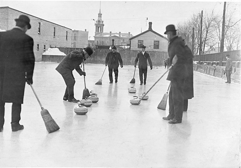 Men curling