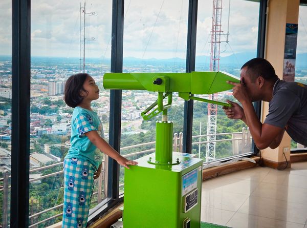 Father and daughter‌ thumbnail